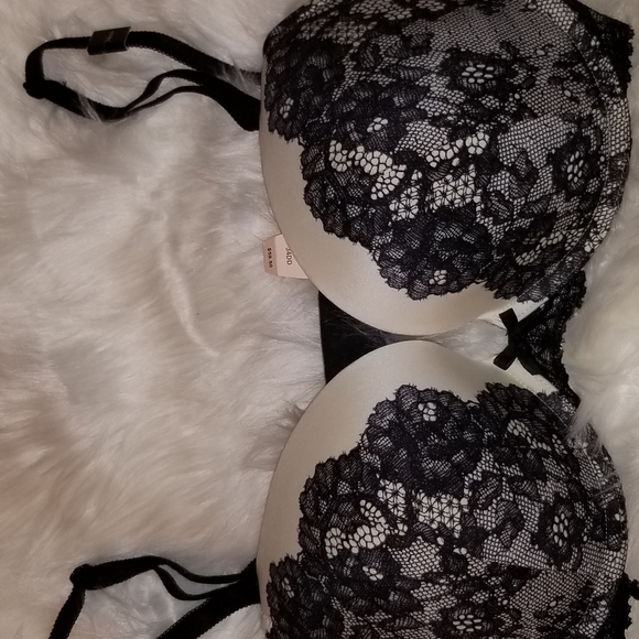 🆕️🆕️ VICTORIA'S SECRET PUSHUP W/LACE BRA🦋 - Picture 2 of 4